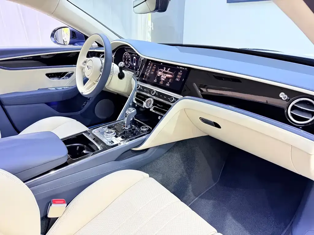 Bentley Flying Spur — фото 9
