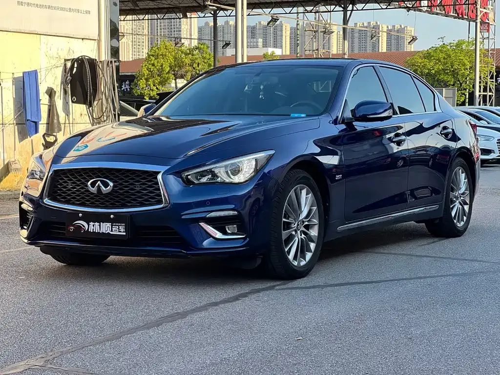 Infiniti Q50L