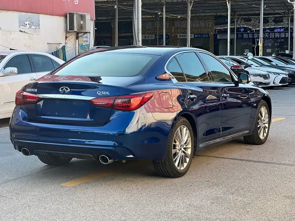 Infiniti Q50L 2021 из CN, фото 10