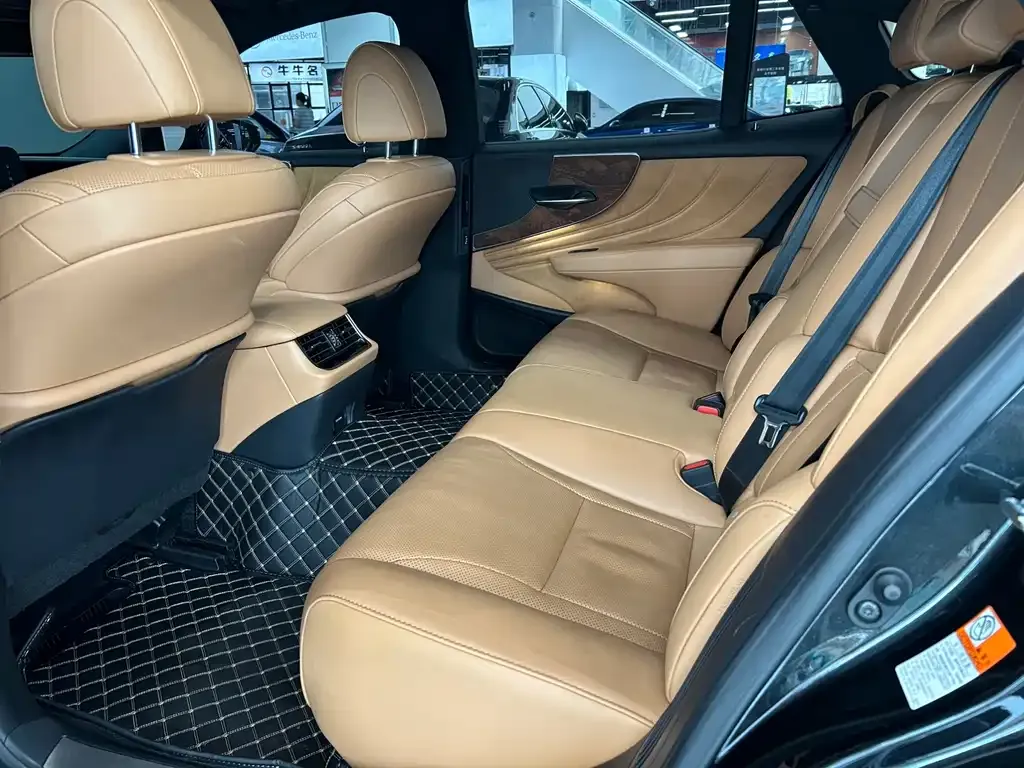 Lexus LS 2021 из CN, фото 8