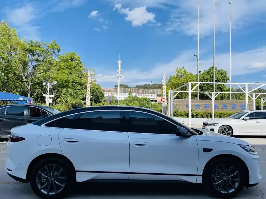 BYD Qin L — фото 2