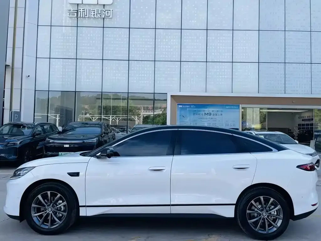 BYD Qin L — фото 3