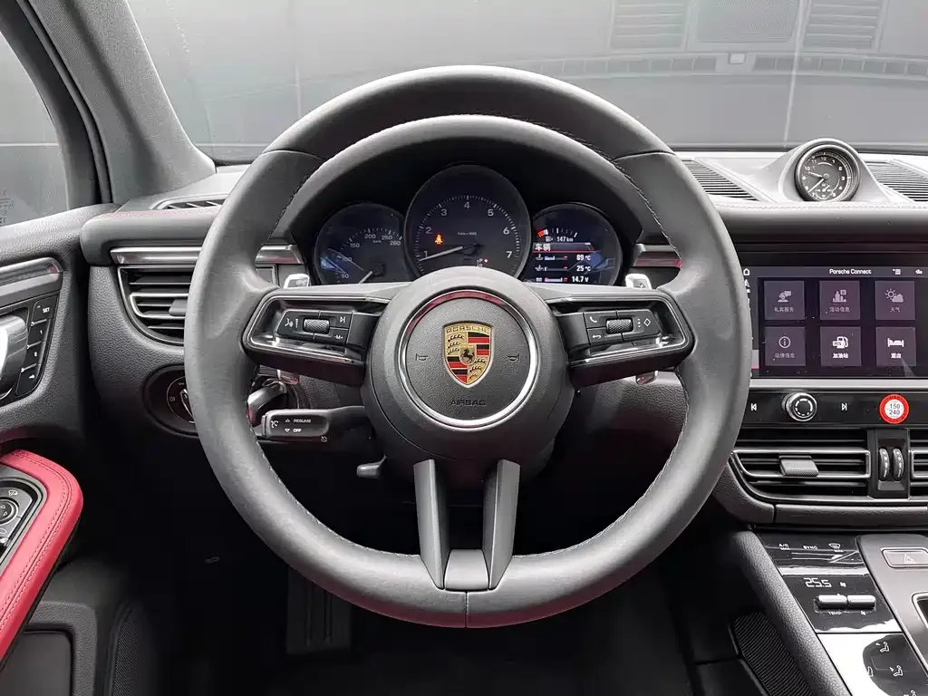 Porsche Macan — фото 10