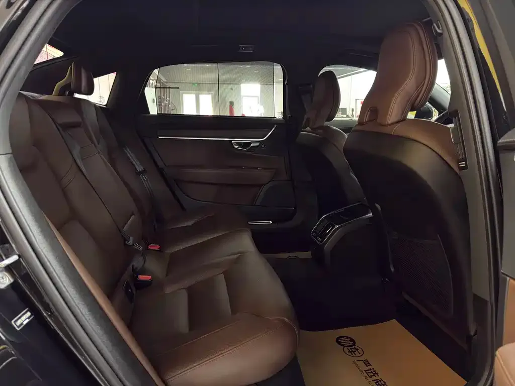 Volvo S90 2021 из CN, фото 3