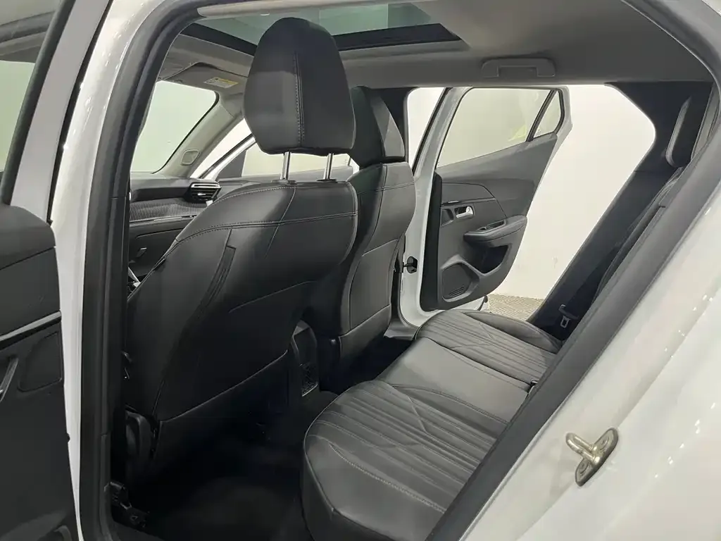Peugeot 2008 2021 из CN, фото 2