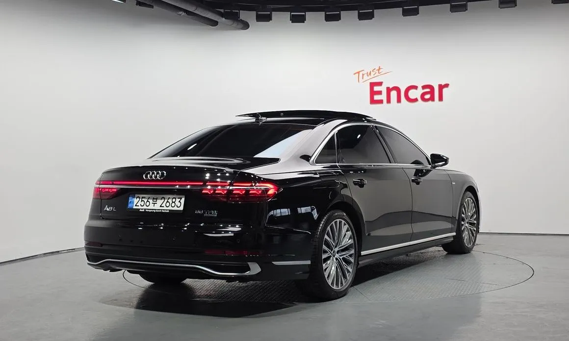 Audi A8 2023 из KR, фото 2