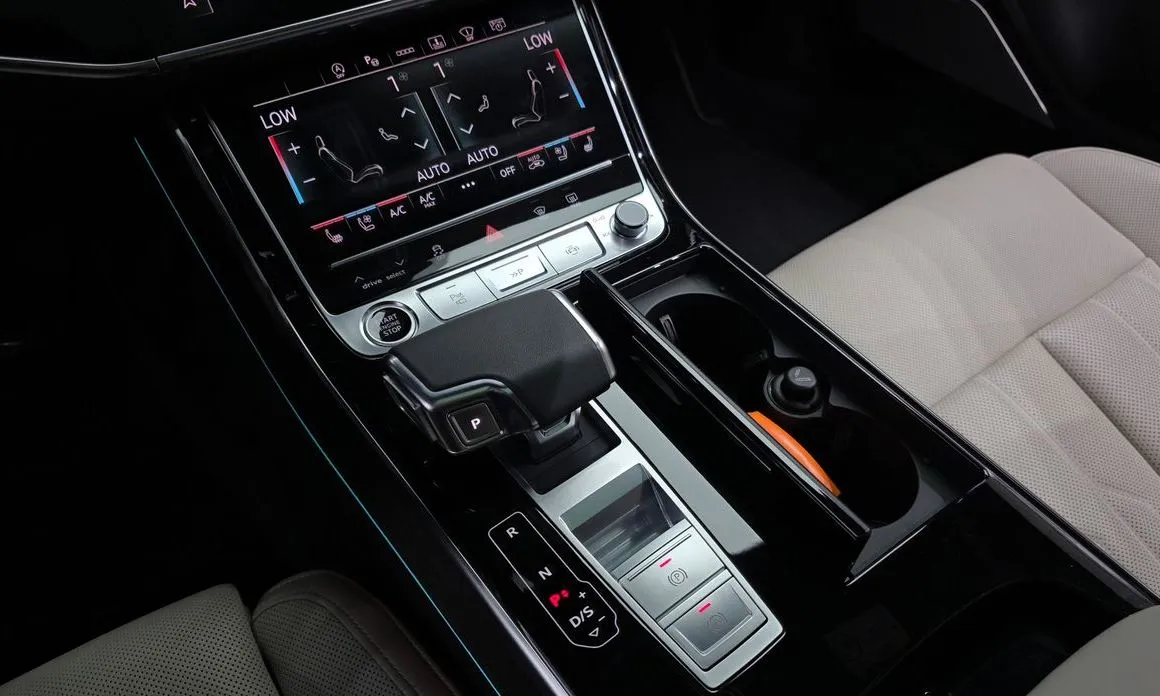 Audi A8 2023 из KR, фото 4