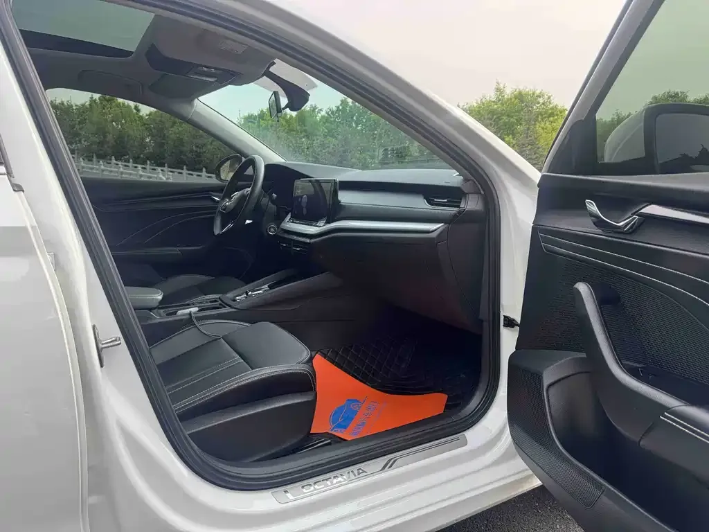Skoda Octavia — фото 3