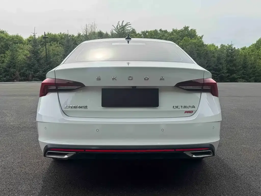 Skoda Octavia — фото 10
