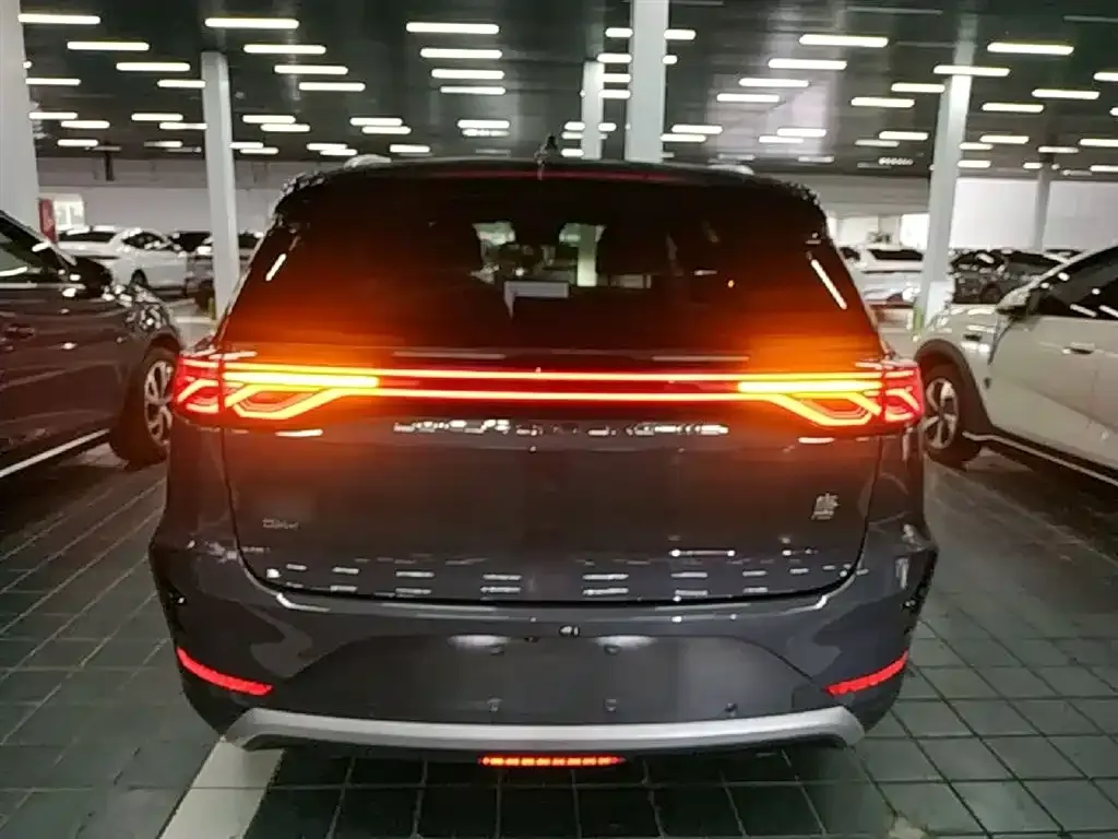 BYD Tang New Energy — фото 10