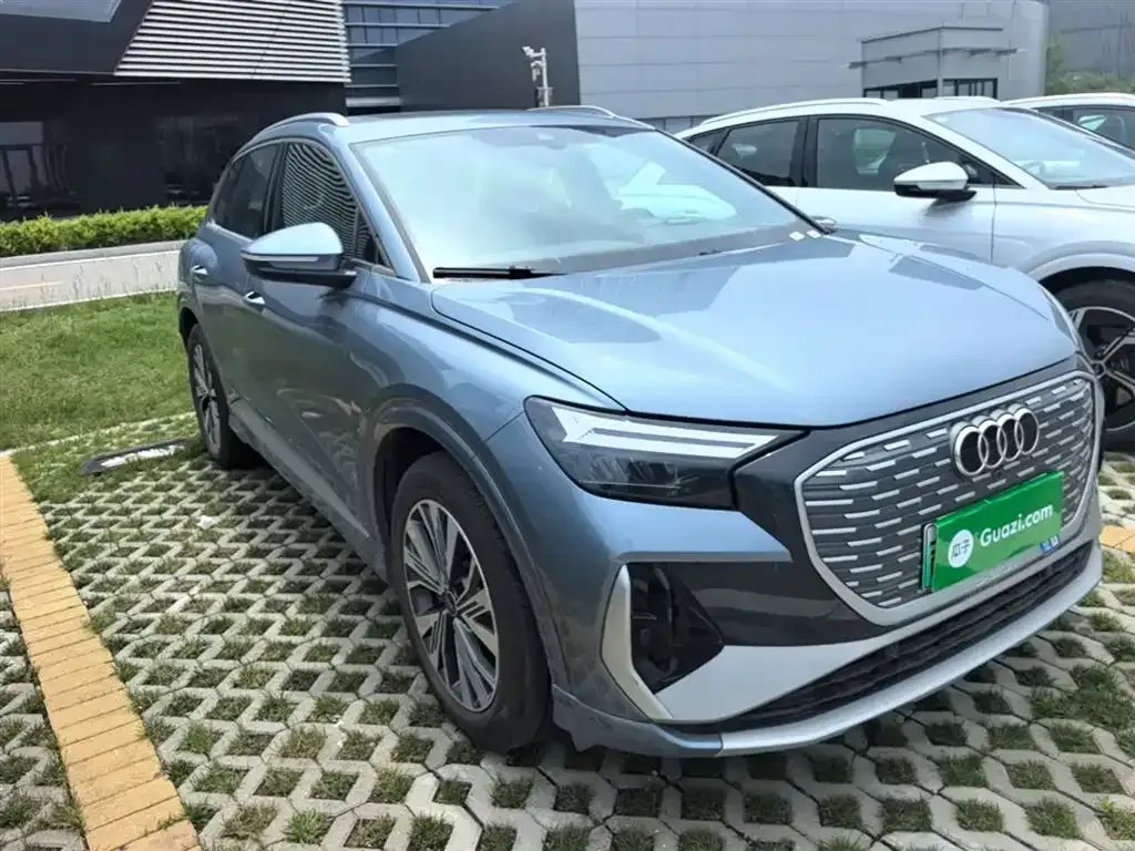 Audi Q4 e-tron — фото 10