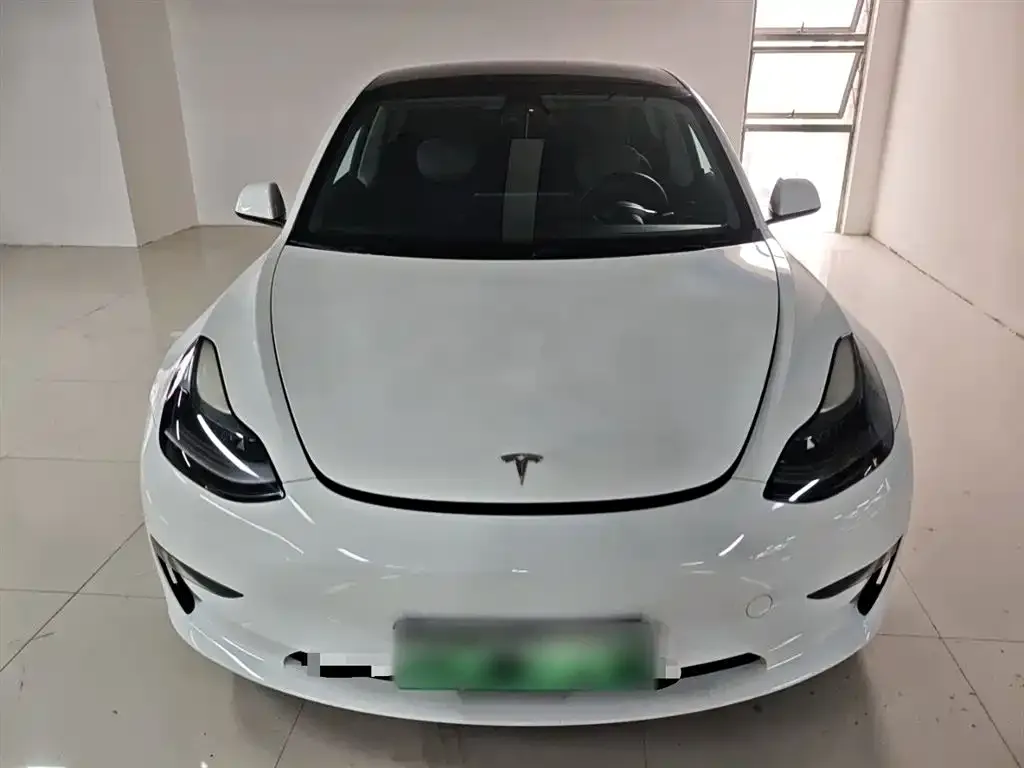 Tesla Model 3 — фото 2
