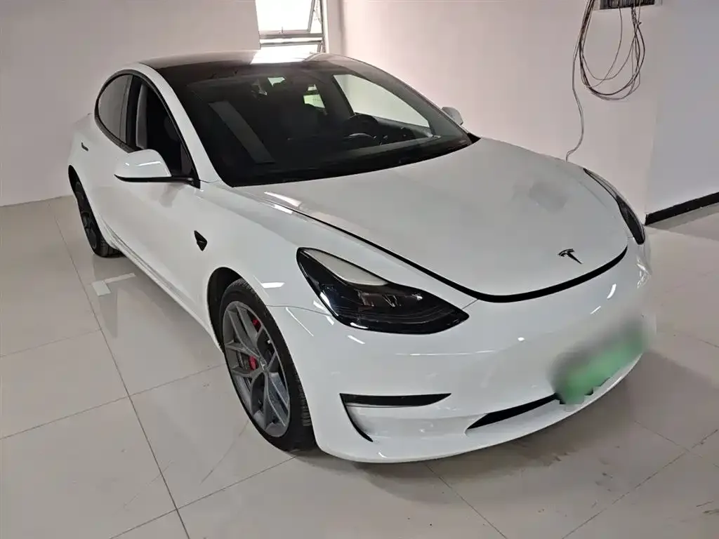 Tesla Model 3 — фото 3