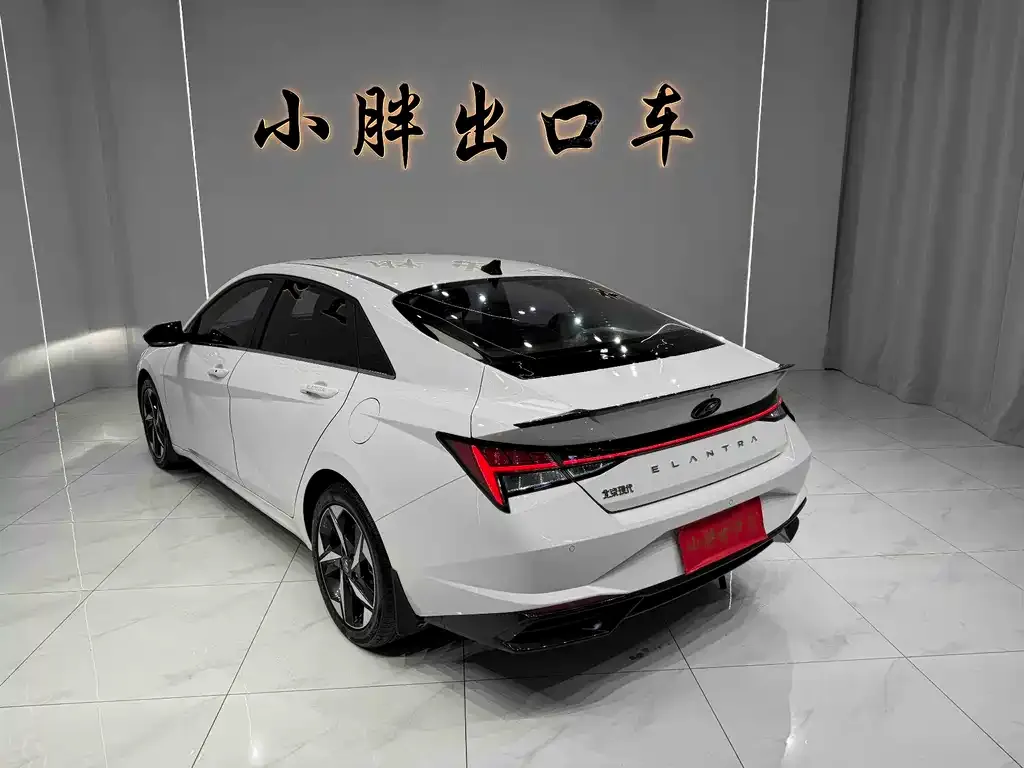 Hyundai Elantra — фото 9