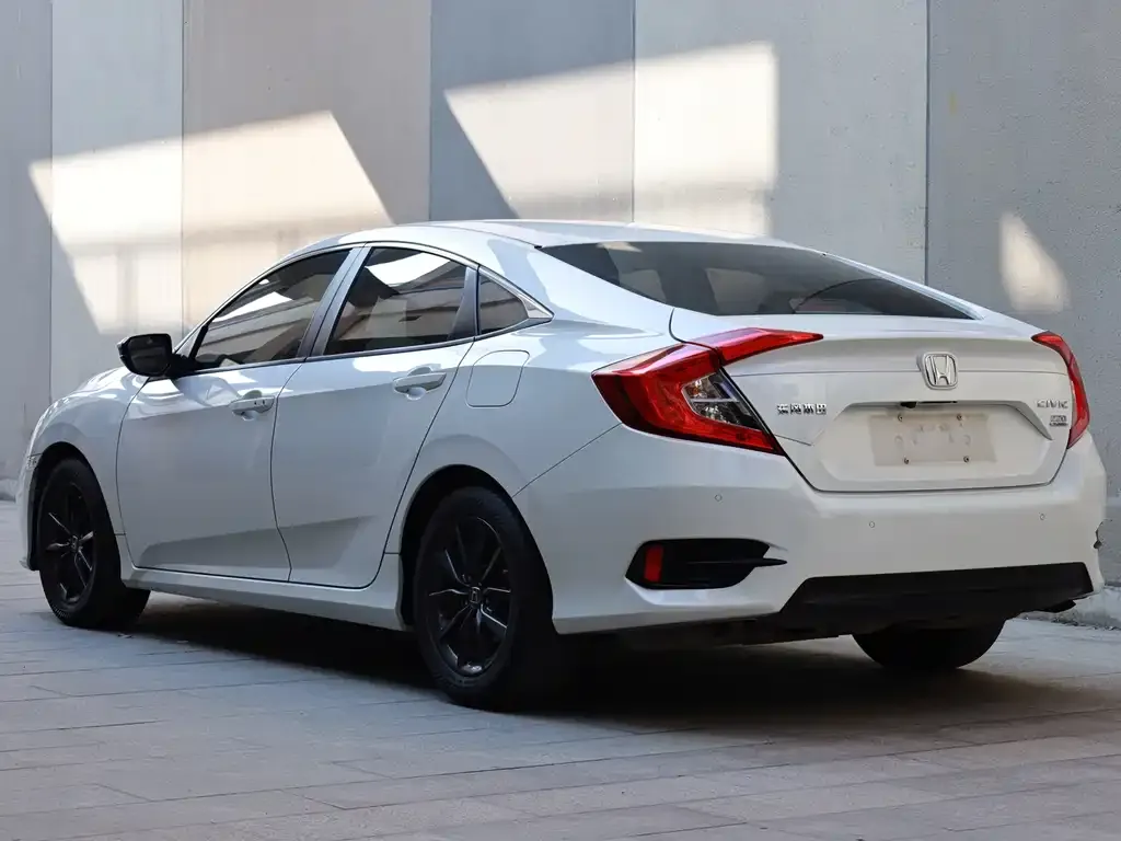Honda Civic — фото 6
