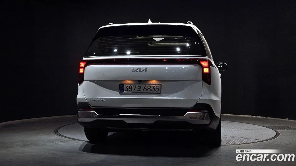 Kia Carnival — фото 10
