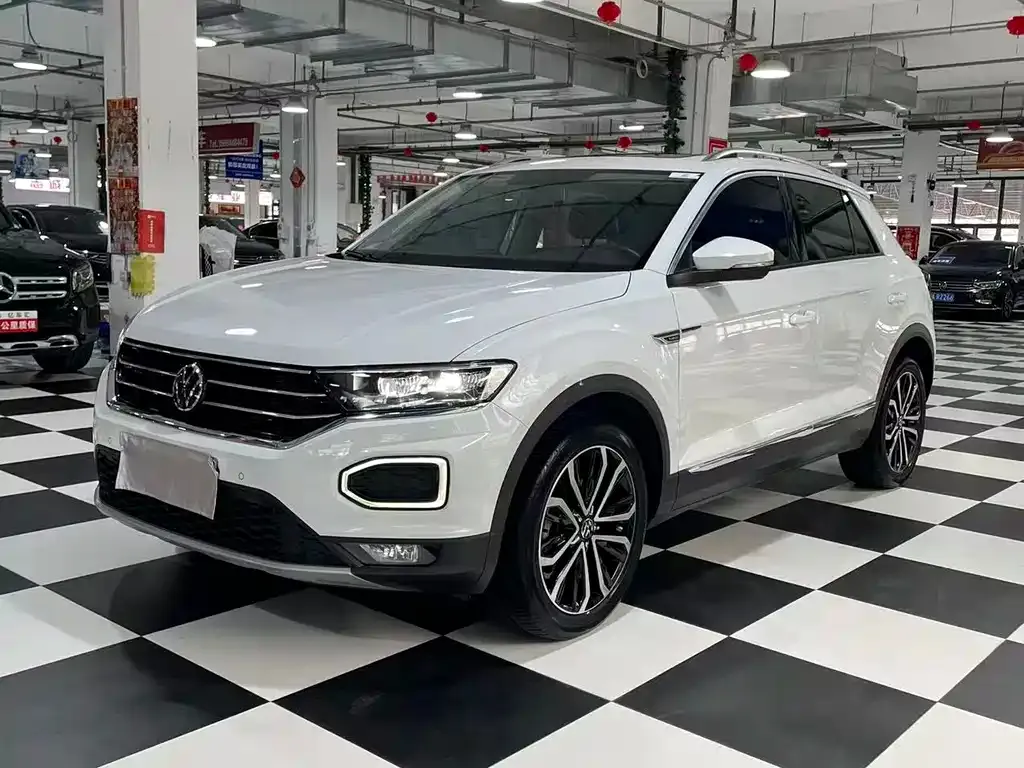 Volkswagen T-Roc — фото 1