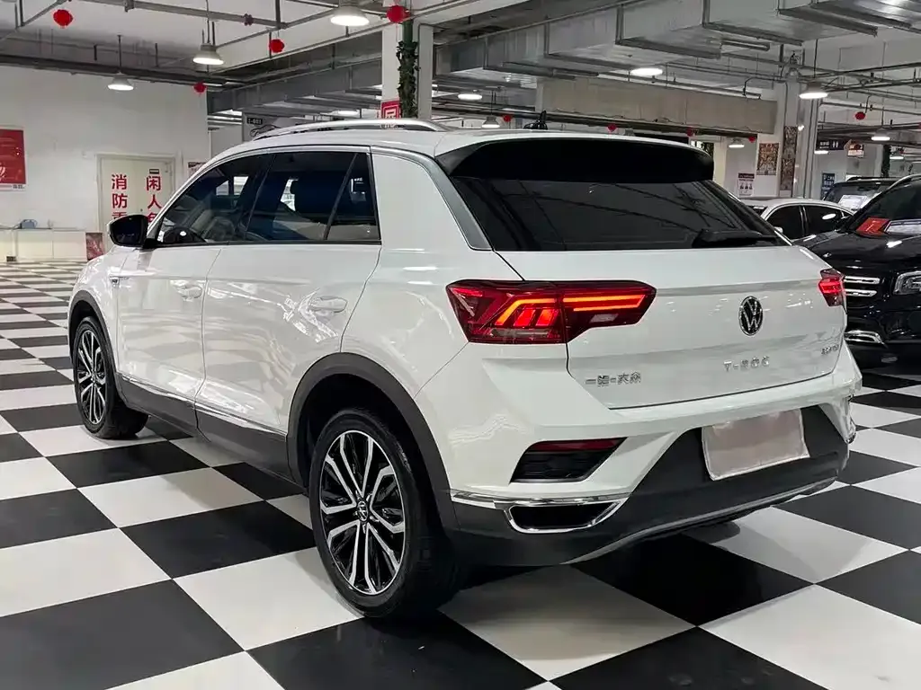 Volkswagen T-Roc — фото 3
