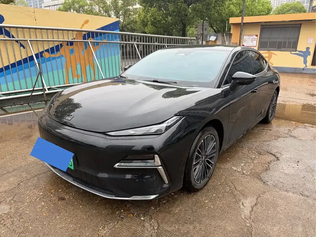 Geely Galaxy Xingyao 8