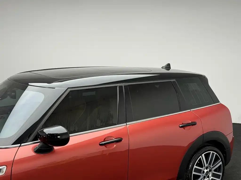 MINI Clubman — фото 2