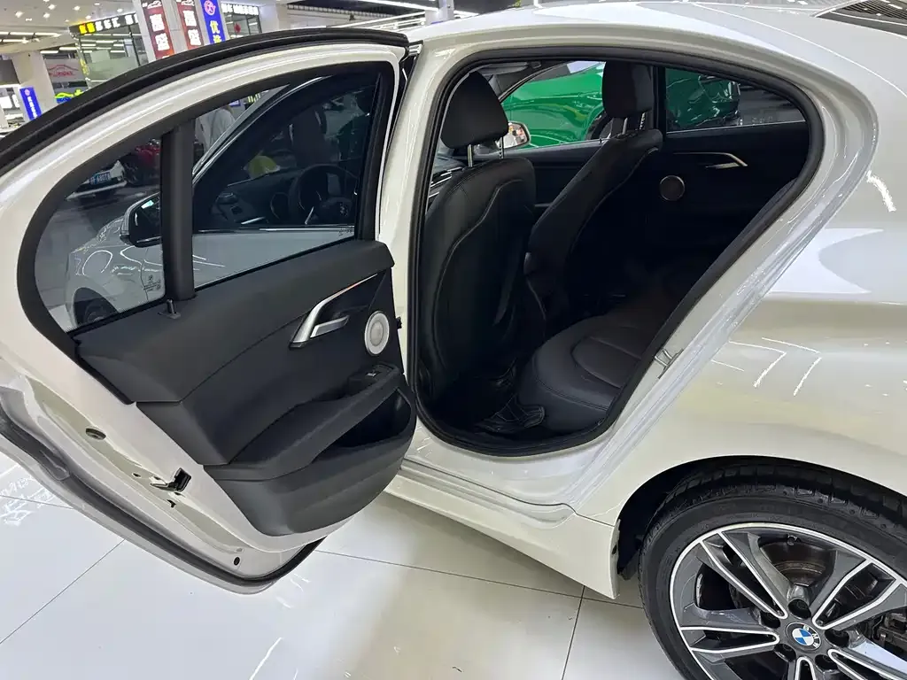 BMW 1 Series 2021 из CN, фото 5