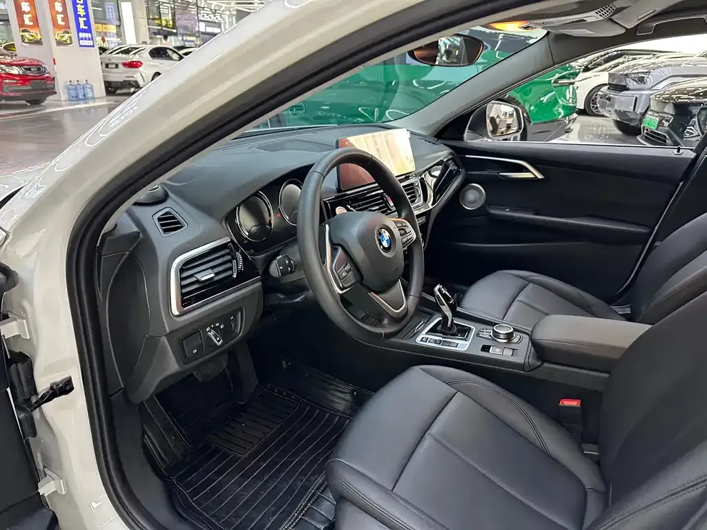 BMW 1 Series 2021 из CN, фото 7