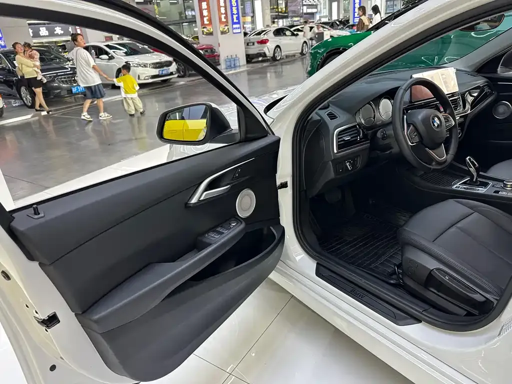 BMW 1 Series 2021 из CN, фото 10