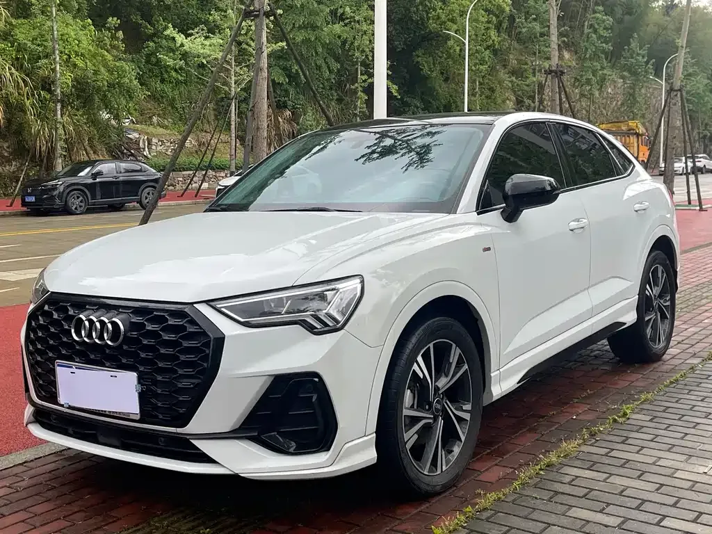 Audi Q3 Sportback — фото 1