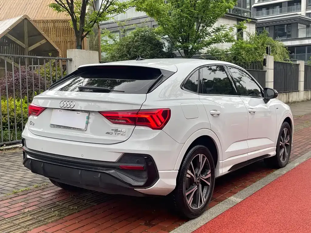 Audi Q3 Sportback — фото 10