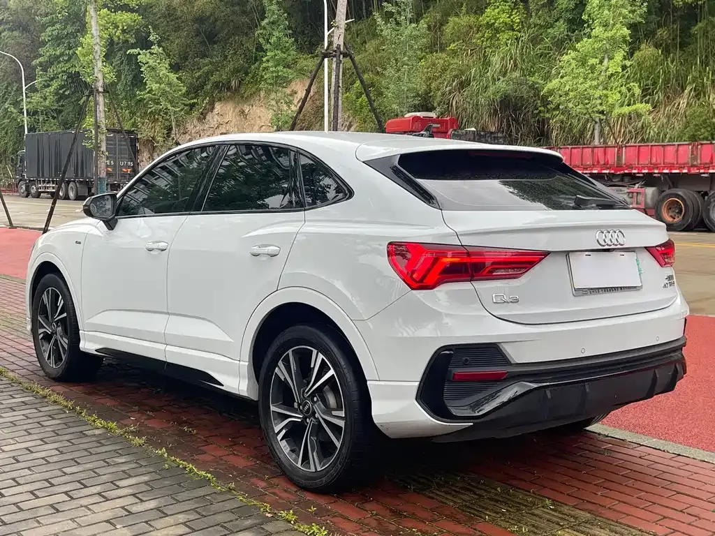 Audi Q3 Sportback — фото 8