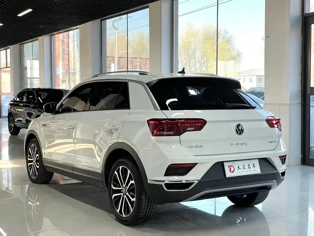 Volkswagen T-Roc — фото 5