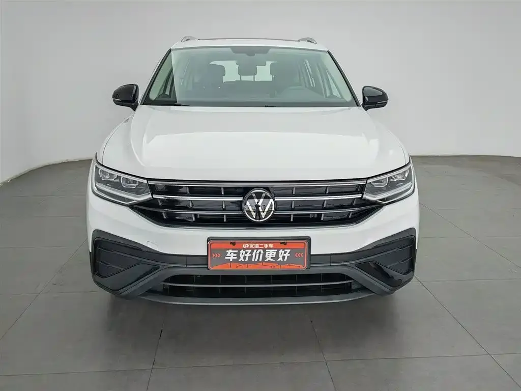 Volkswagen Tiguan L — фото 2