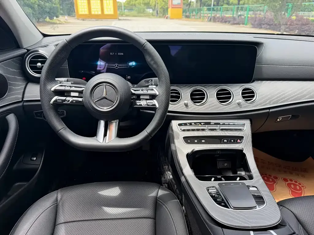 Mercedes-Benz E-Class — фото 10