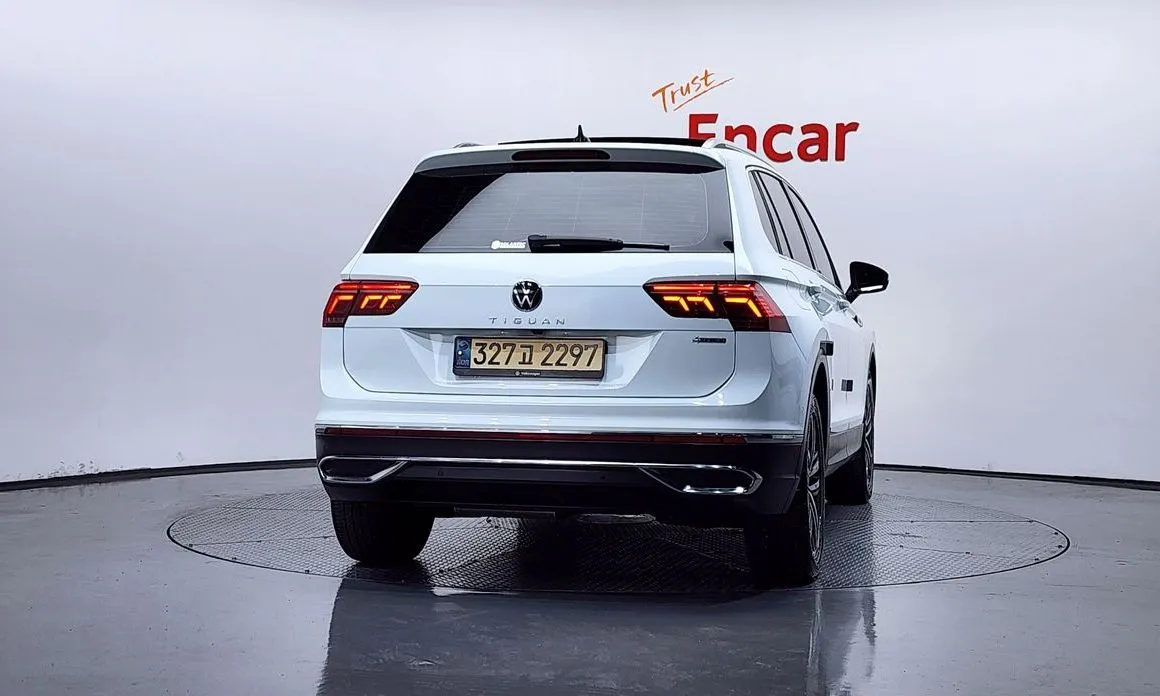 Volkswagen Tiguan — фото 9