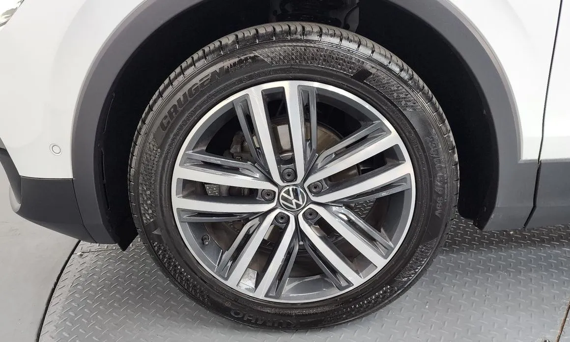 Volkswagen Tiguan — фото 7