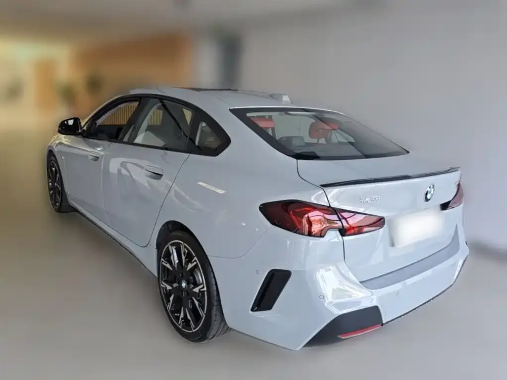 BMW 2 Series 2025 из CN, фото 8