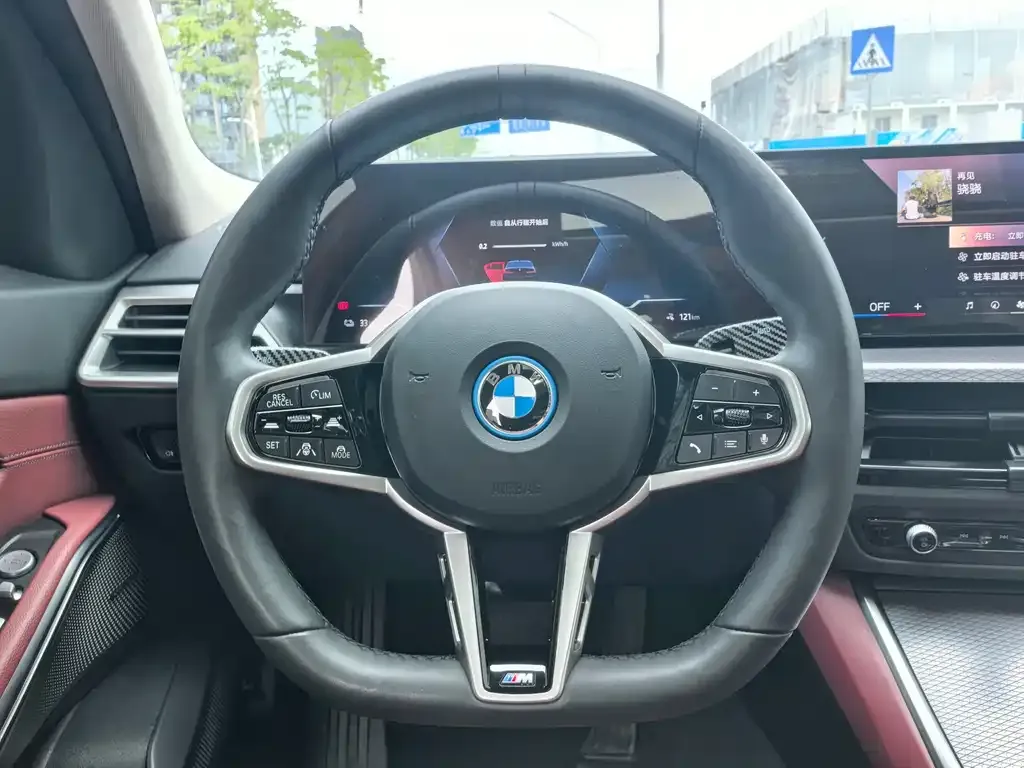 BMW i3 — фото 9