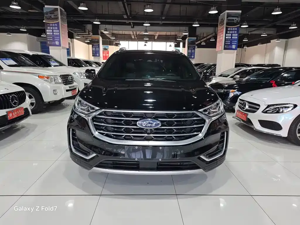 Ford Edge — фото 7
