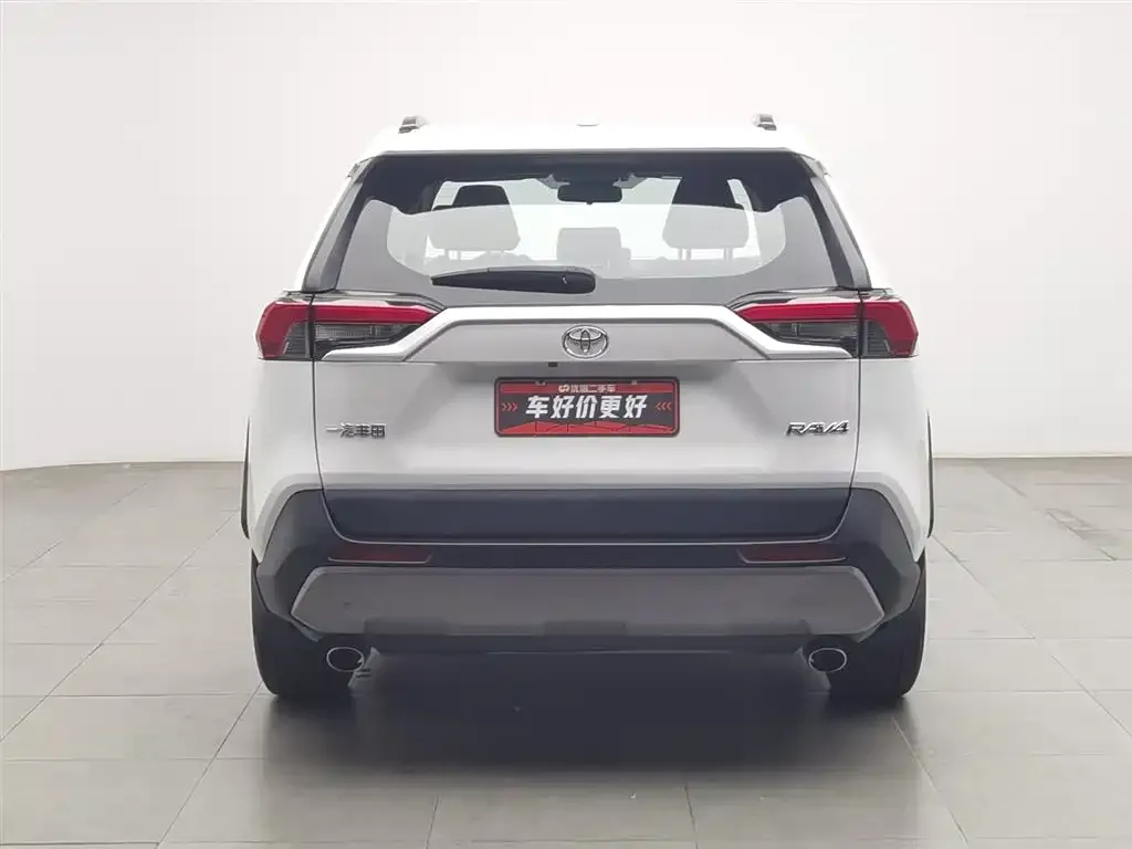 Toyota RAV4 — фото 5