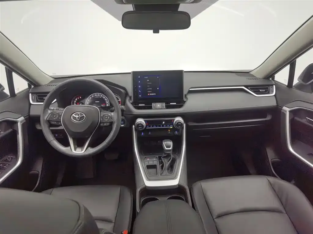 Toyota RAV4 — фото 3