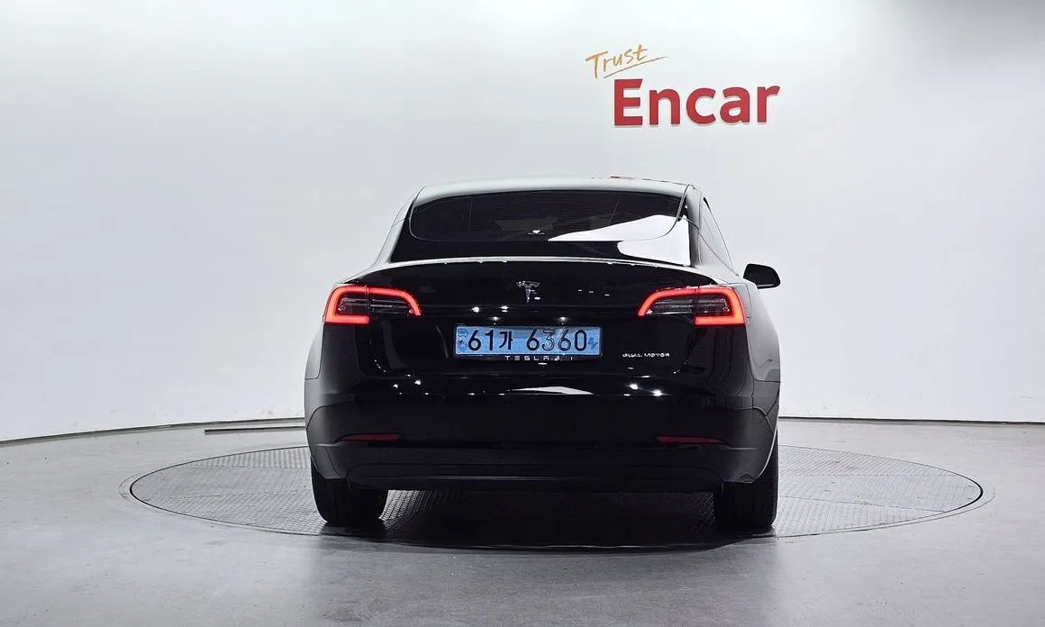 Tesla Model 3 — фото 8