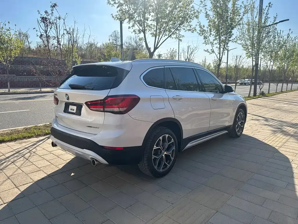 BMW X1 — фото 5
