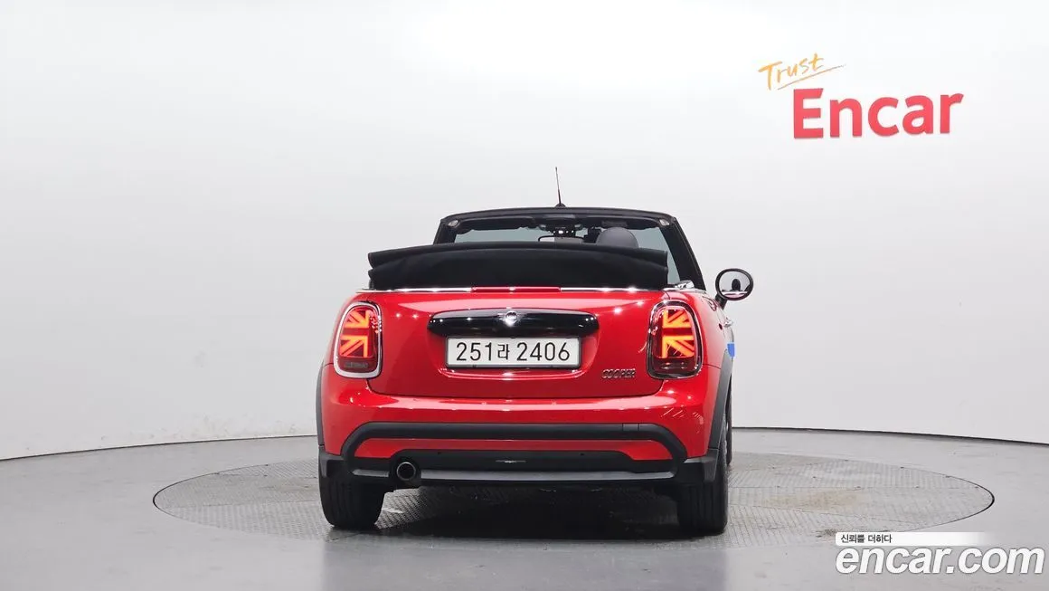 Mini Cooper Convertible 2024 из KR, фото 2