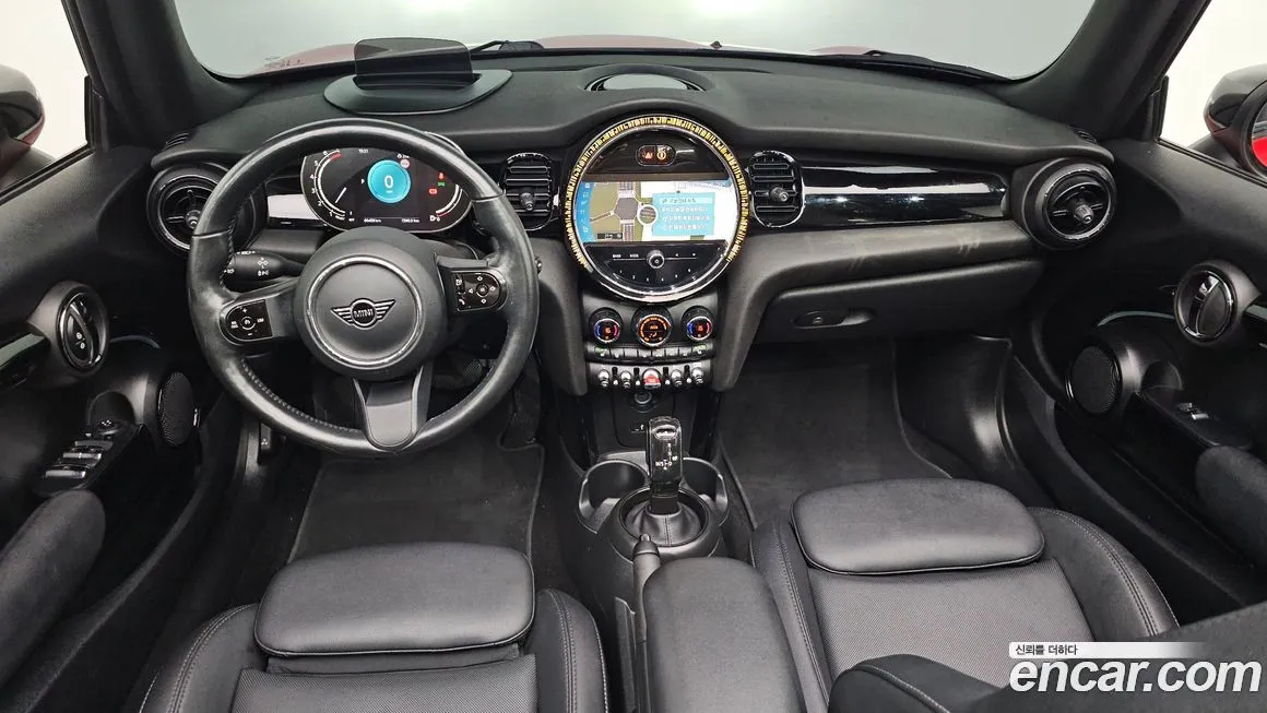 Mini Cooper Convertible 2024 из KR, фото 7