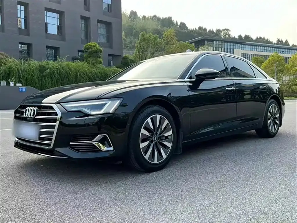 Audi A6L — фото 1
