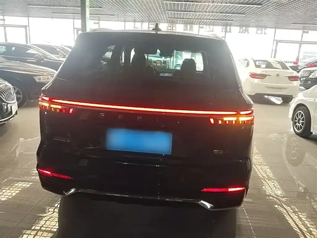 Geely Xingyue L — фото 8