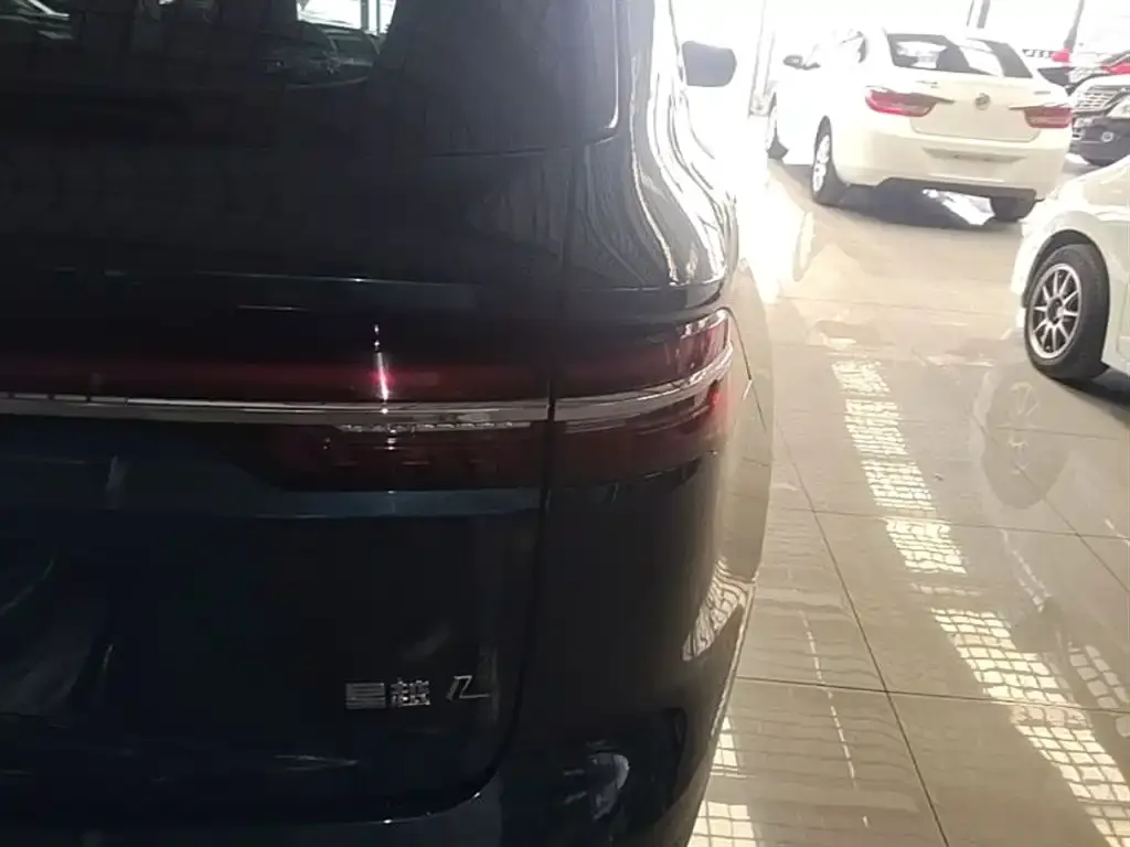 Geely Xingyue L — фото 3