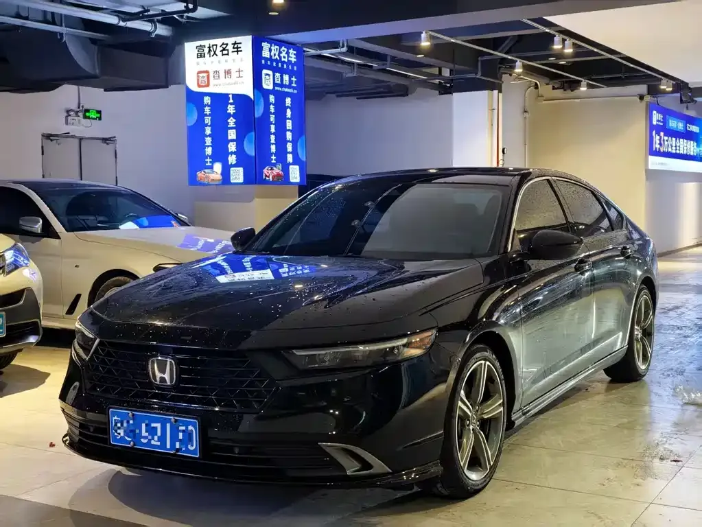 Honda Accord — фото 1