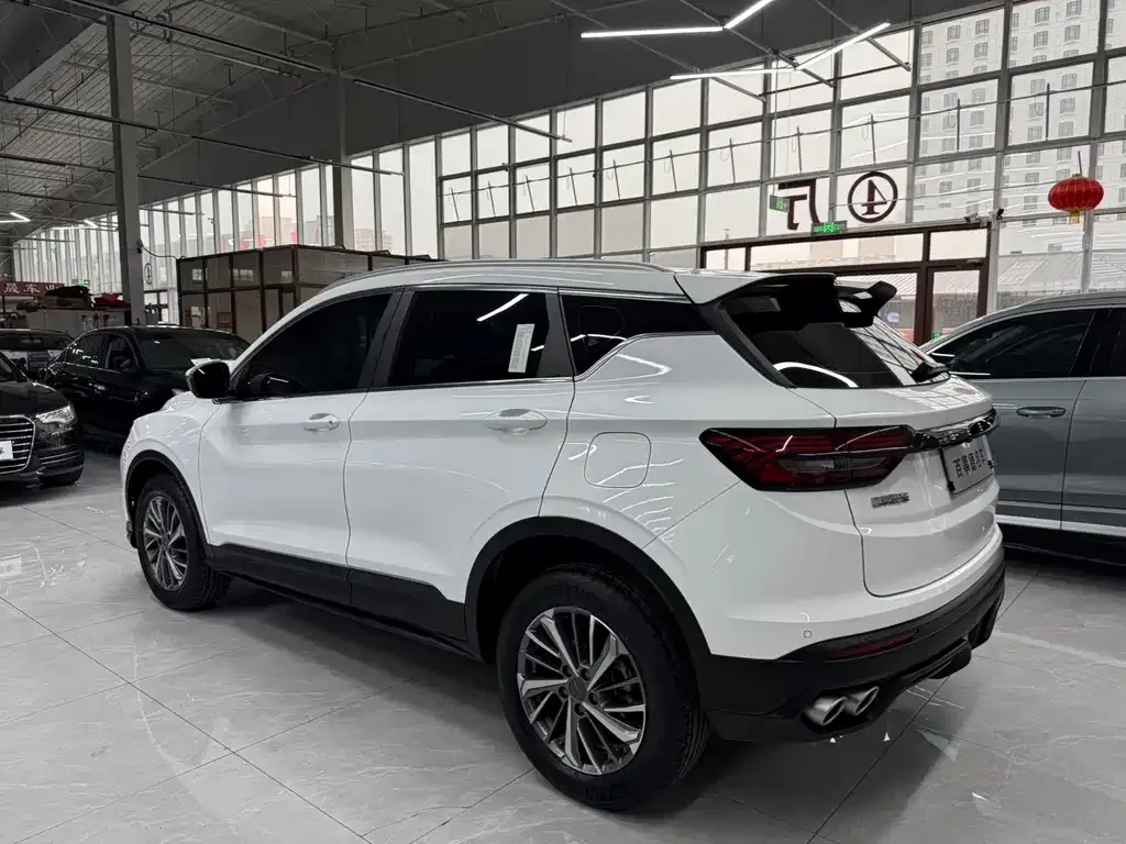 Geely Binyue — фото 10