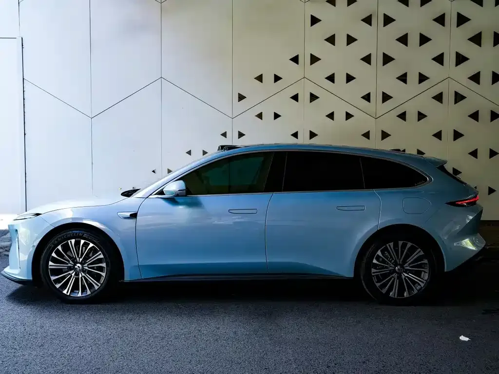 NIO ET5T — фото 9